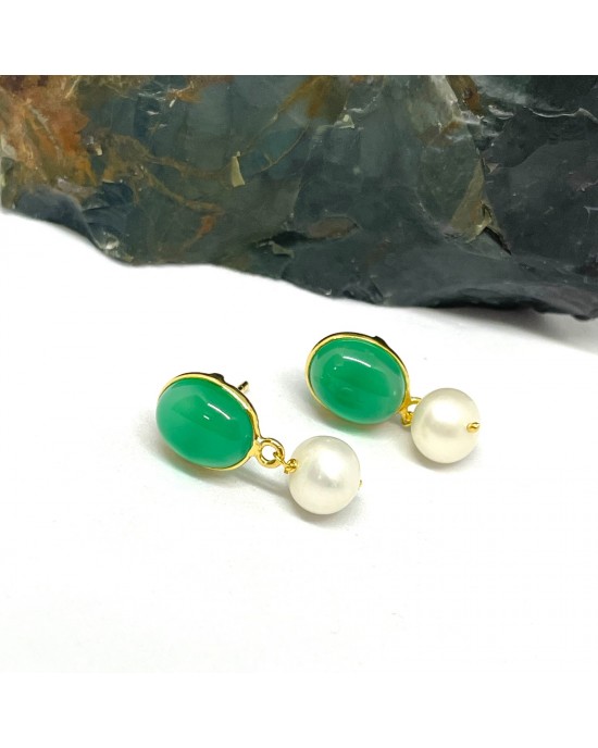 Green Onyx and pearl earrings in 18k gold plated silver Green Onyx and pearl earrings in 18k gold plated silver